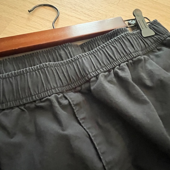 Uniqlo Cotton Relaxed Ankle Pants - Picture 3 of 6